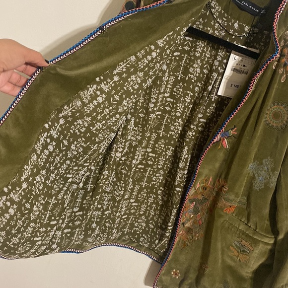 Zara Woman Velvet Embroidered Beetles Flowers Blazer in Johnny Was style - Picture 12 of 12